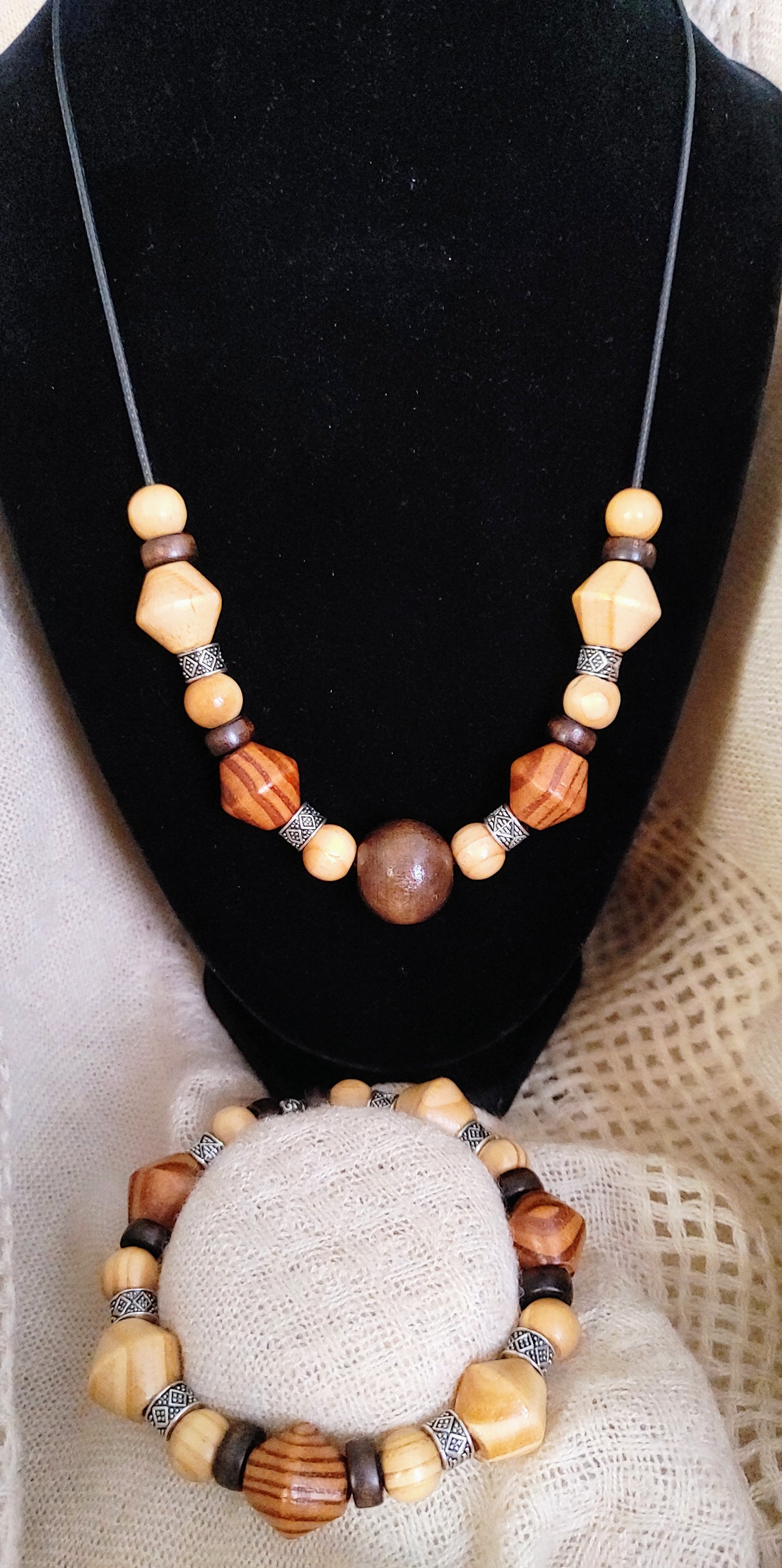 Nettie - Wooden Jewelry Set